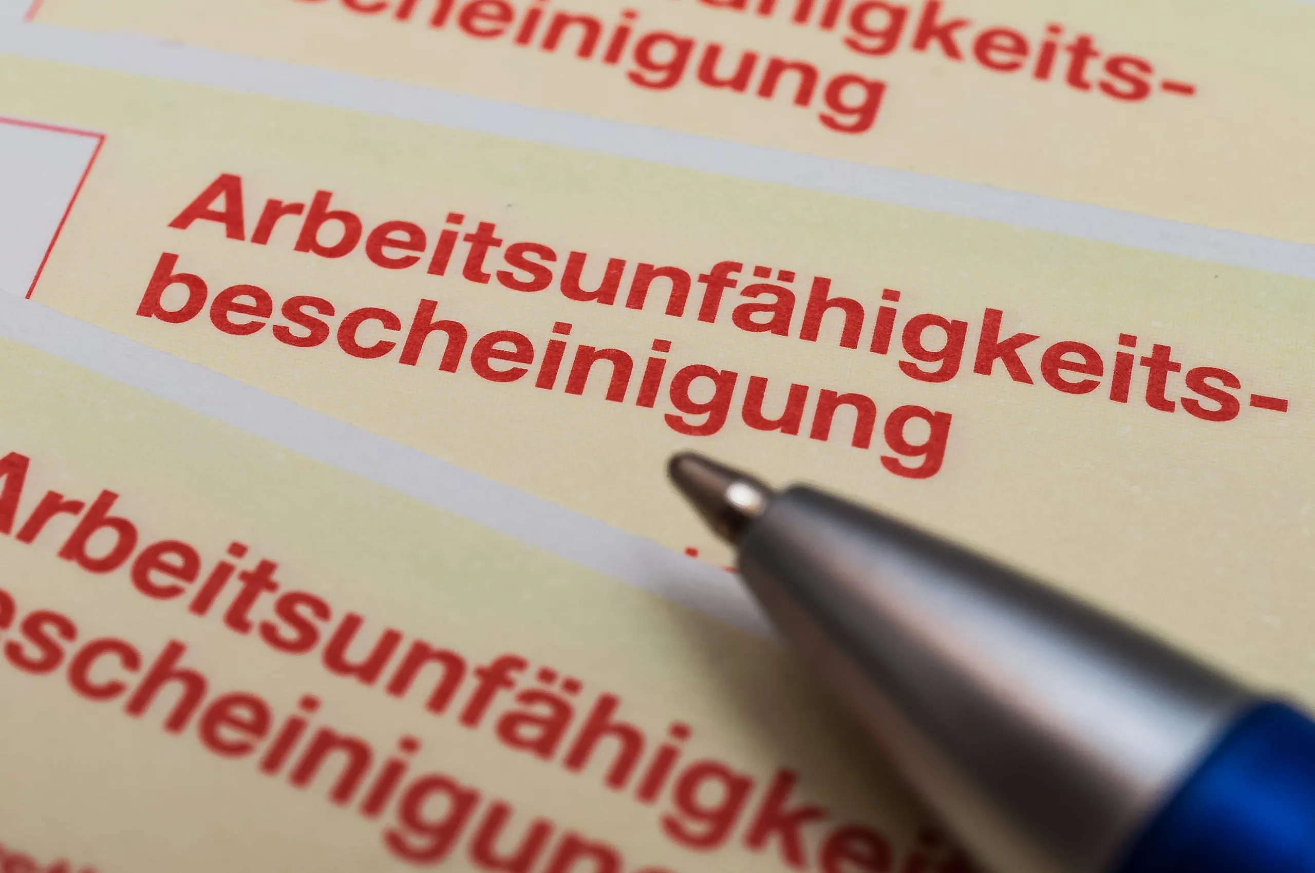 Krank im Job: Entgeltfortzahlung bei Fortsetzungserkrankung