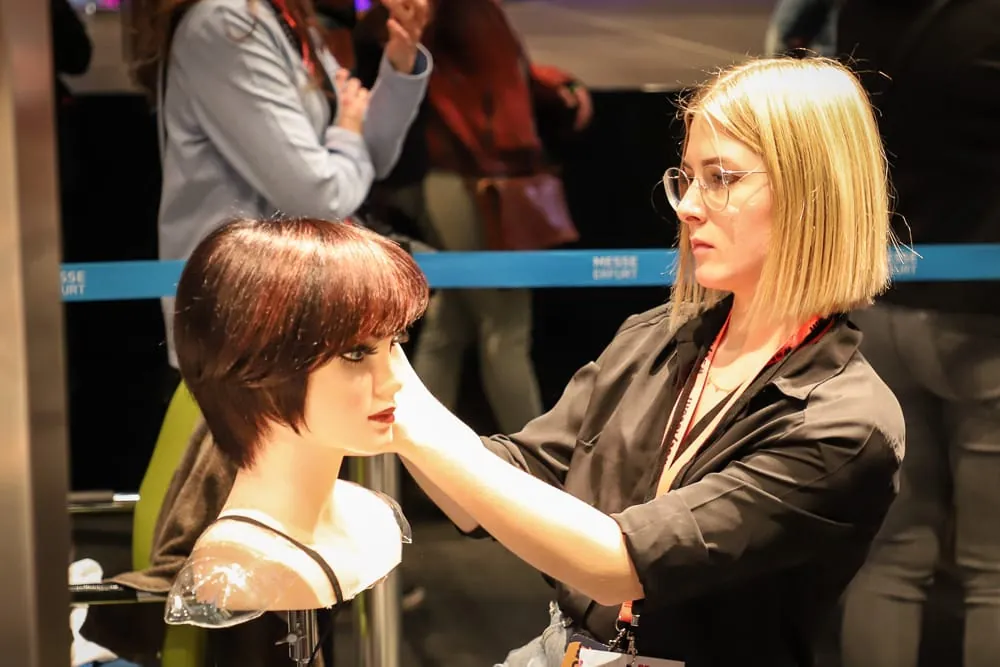 Friseur-Newcomerin 2022: "Ich liebe es, dem Trend nachzugehen"
