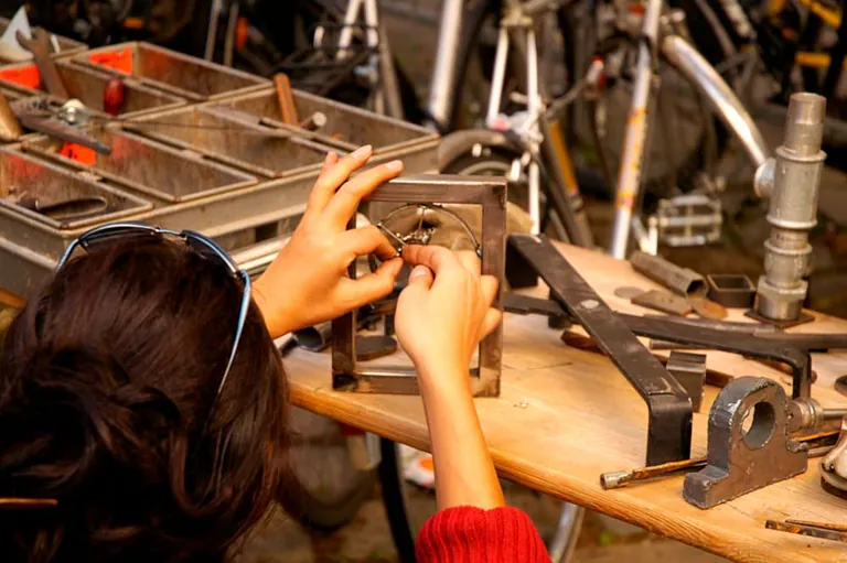 Selbermacher-Werkstatt: Hier kann man schweißen, sägen, löten oder nähen und Kaputtes reparieren
