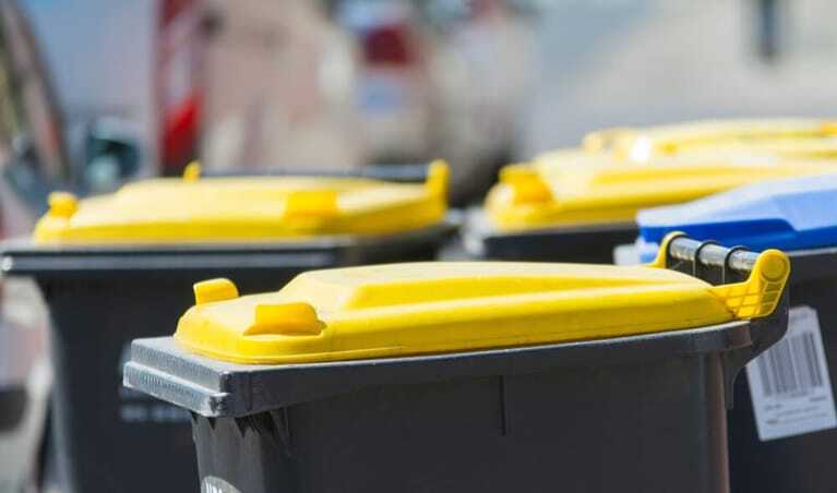 Verpackungsmüll in gelben Tonnen