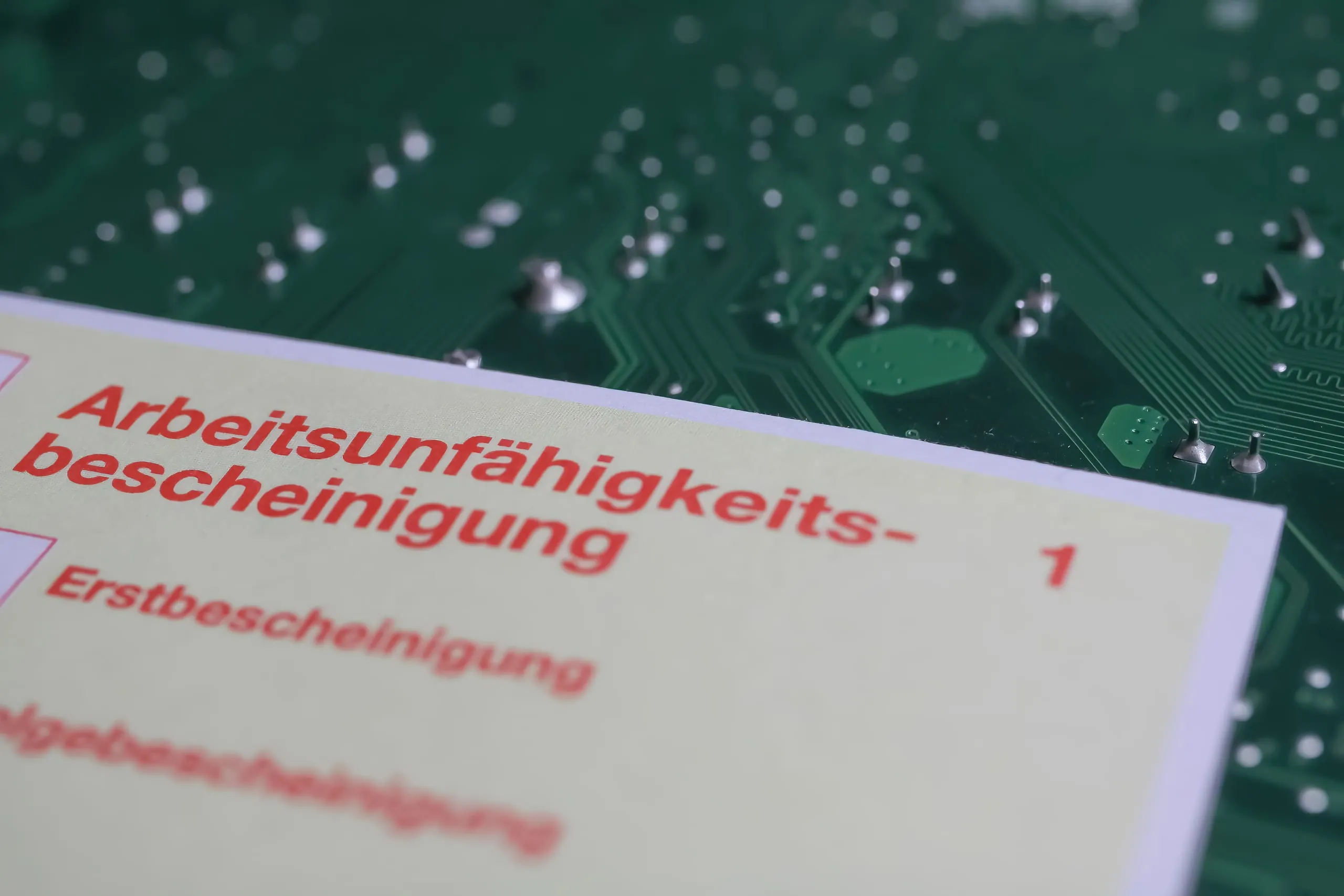 Krankmeldung: Seit 2023 sind Arbeitgeber in der Holschuld