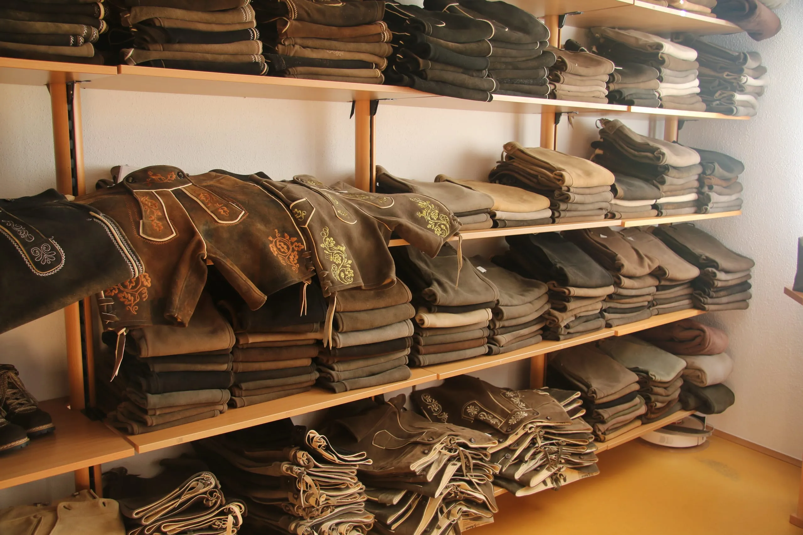 Im Verkaufsraum der Gerberei Kolesch