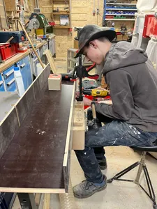 Paul Belthle in der Werkstatt