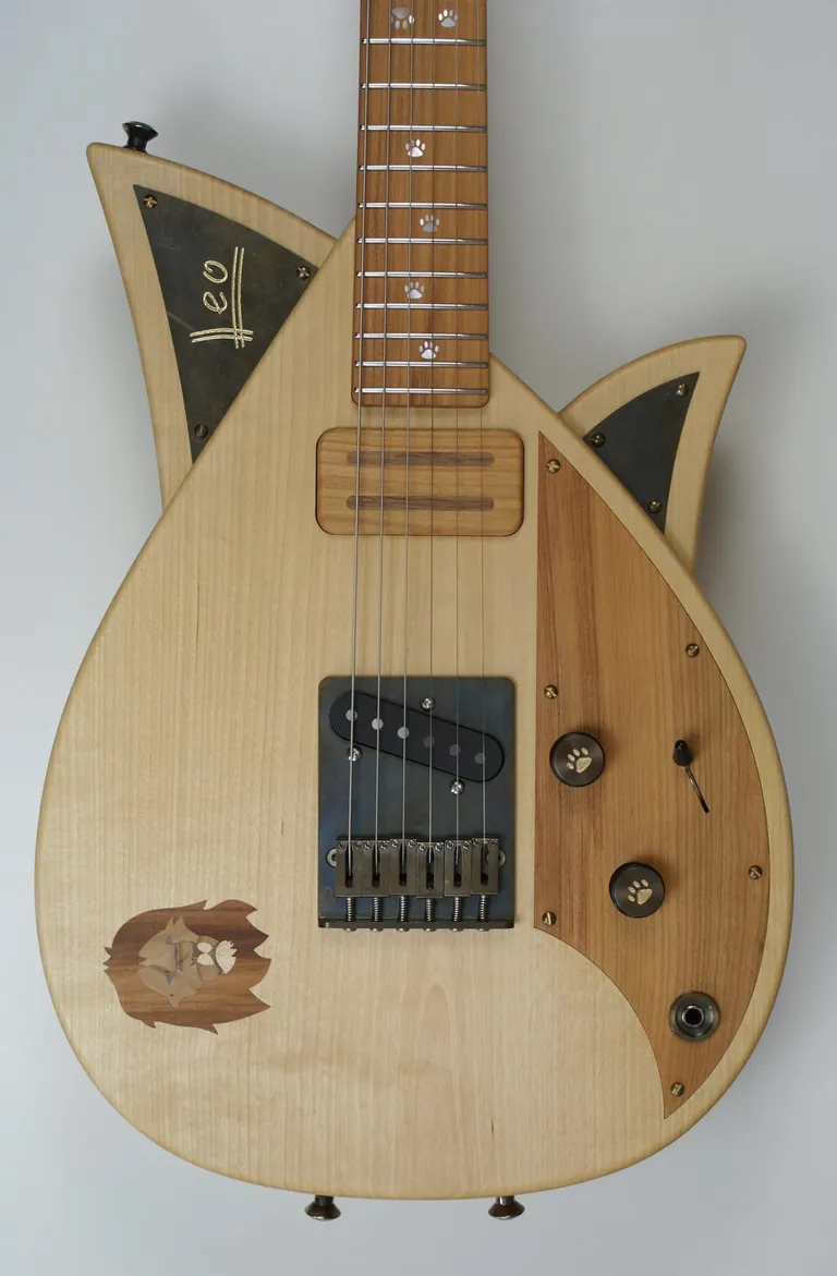 "LEO"-Gitarre