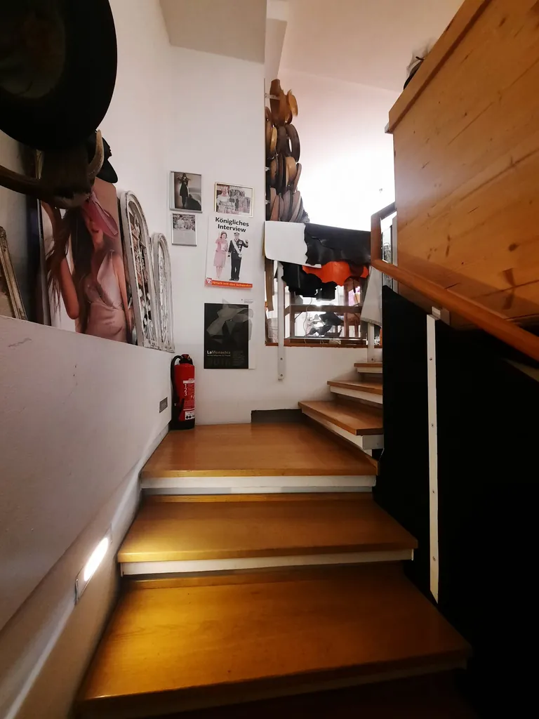 Treppe, die in die Werkstatt f&uuml;hrt