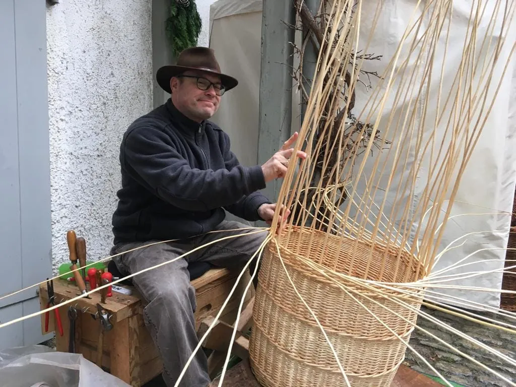 Von Flechtwaren, Einzelkämpfern und einer Spielfigur