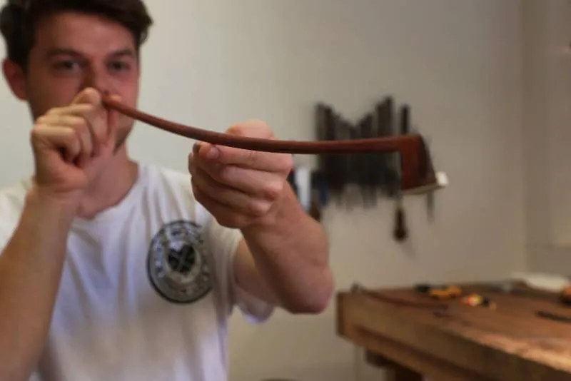 Von Hartholz, Frosch und Pferdehaaren