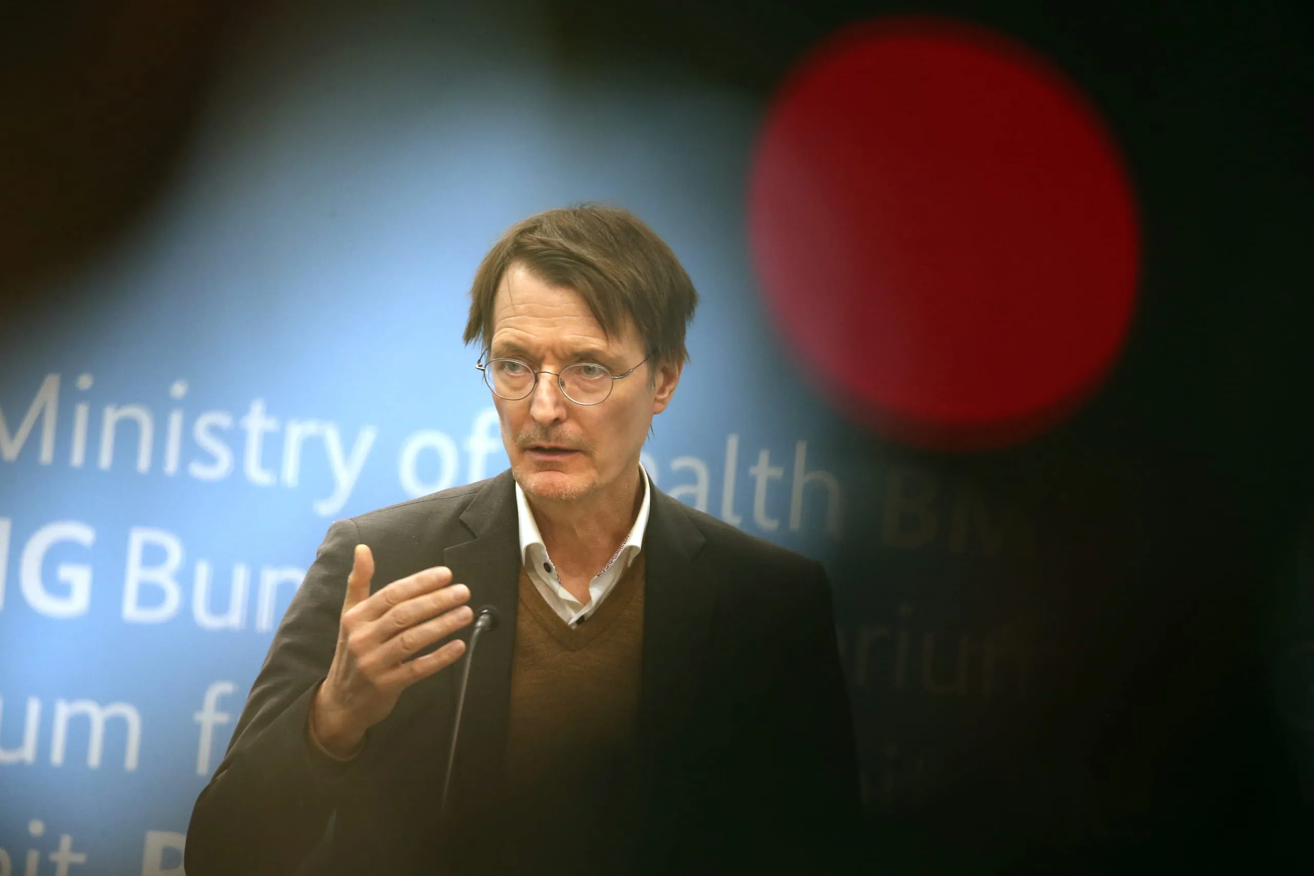 Höhere Beiträge zur Pflegeversicherung geplant