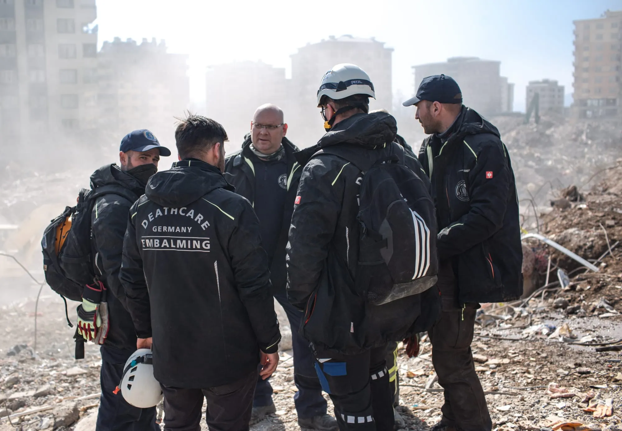 Erdbeben: Wie Bestatter in der Türkei humanitäre Hilfe leisten