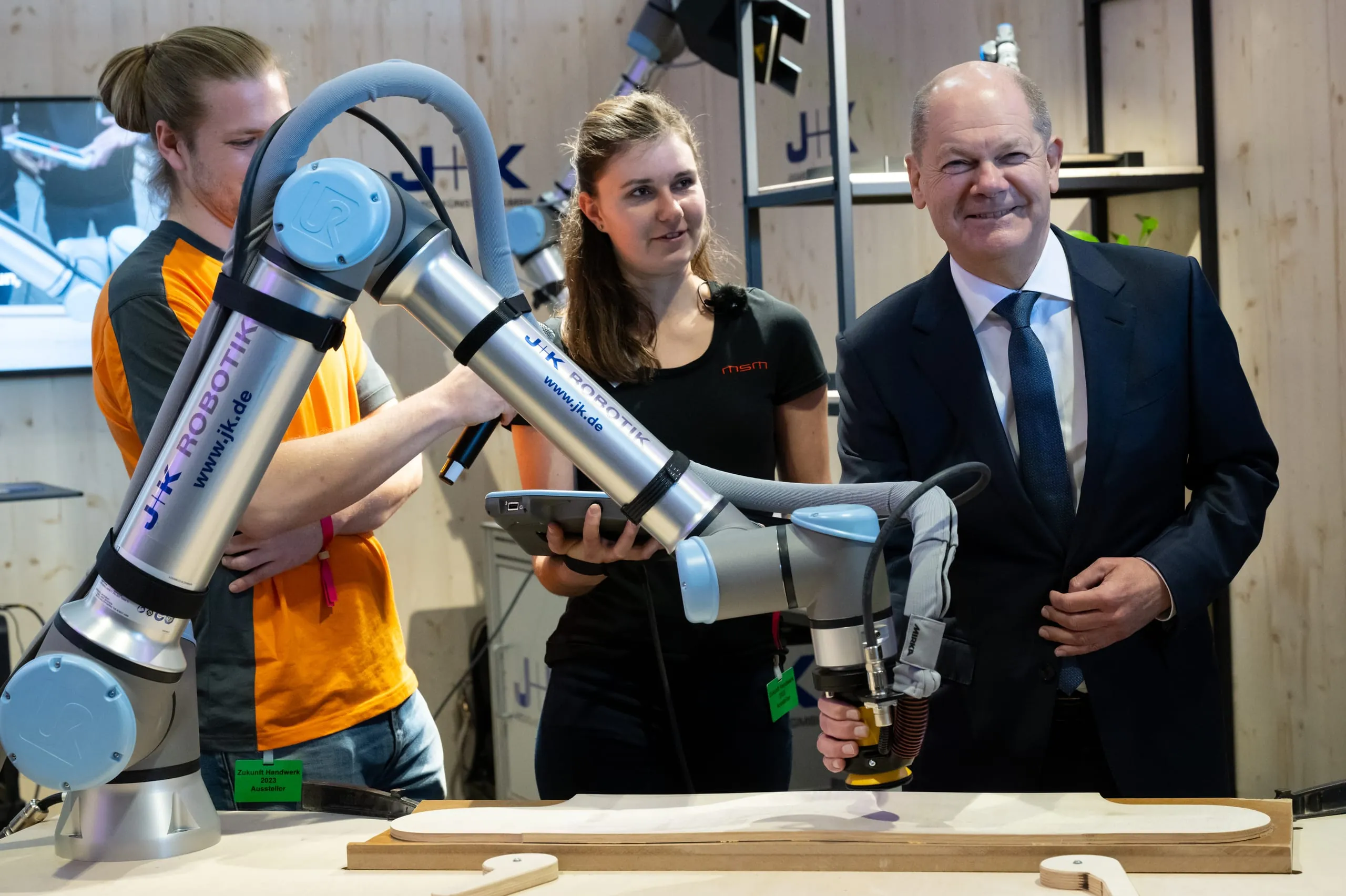 Kanzler Scholz lobt den Meisterbrief und verbreitet Optimismus