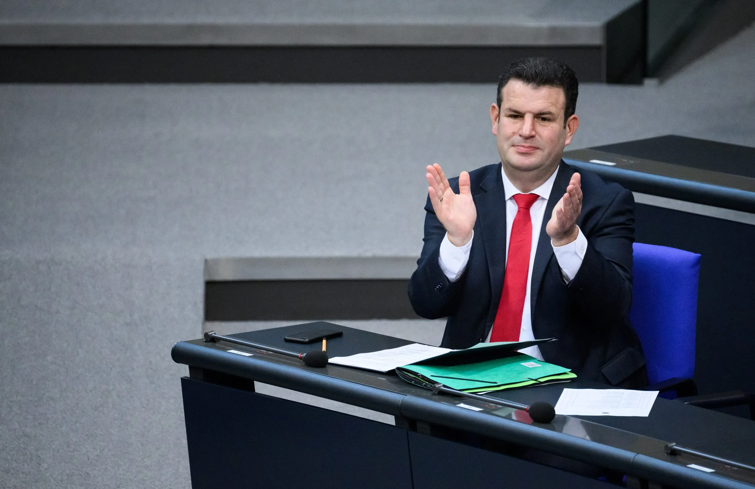 Aus- und Weiterbildungsgesetz kommt, Bildungswende bleibt aus