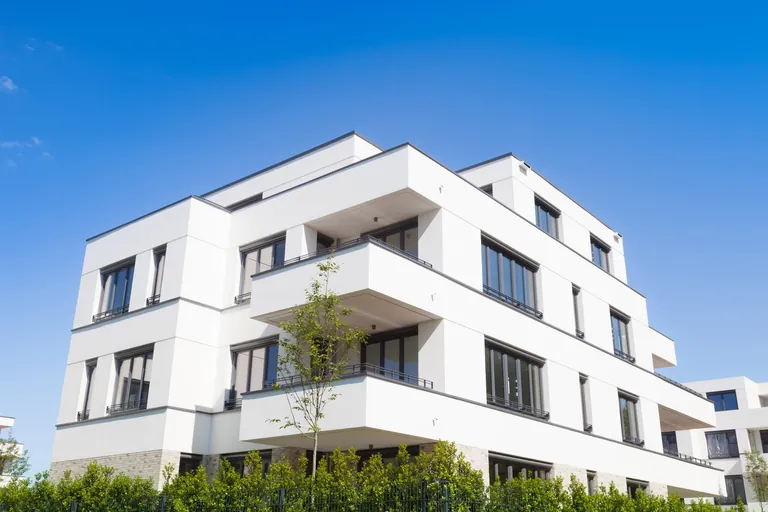 Ansicht eines Mehrfamilienhauses.