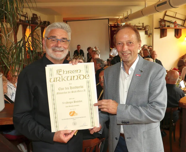 Übergabe Ehrenurkunde