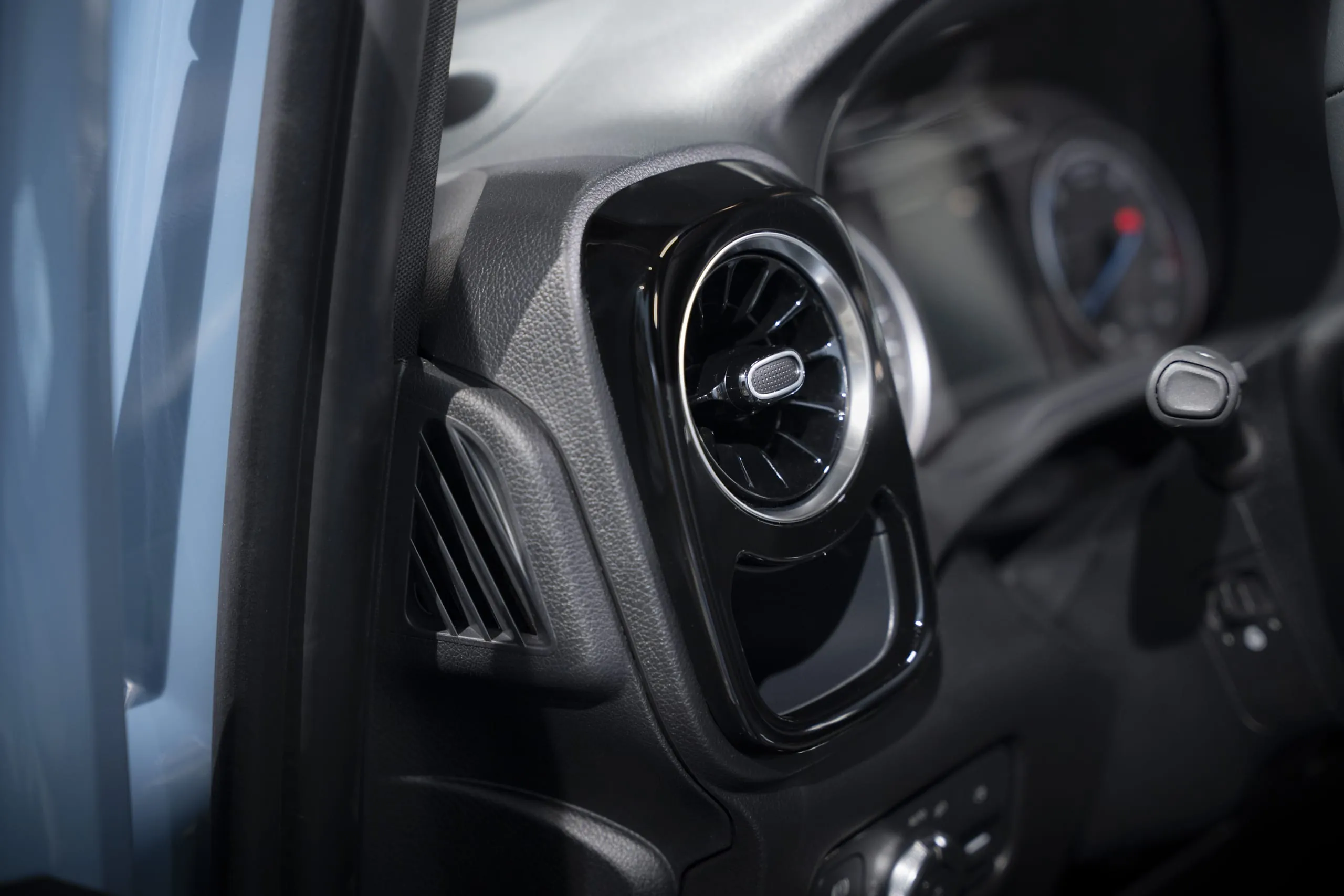 Mercedes-Benz Vito Lüftung mit Ablagefach