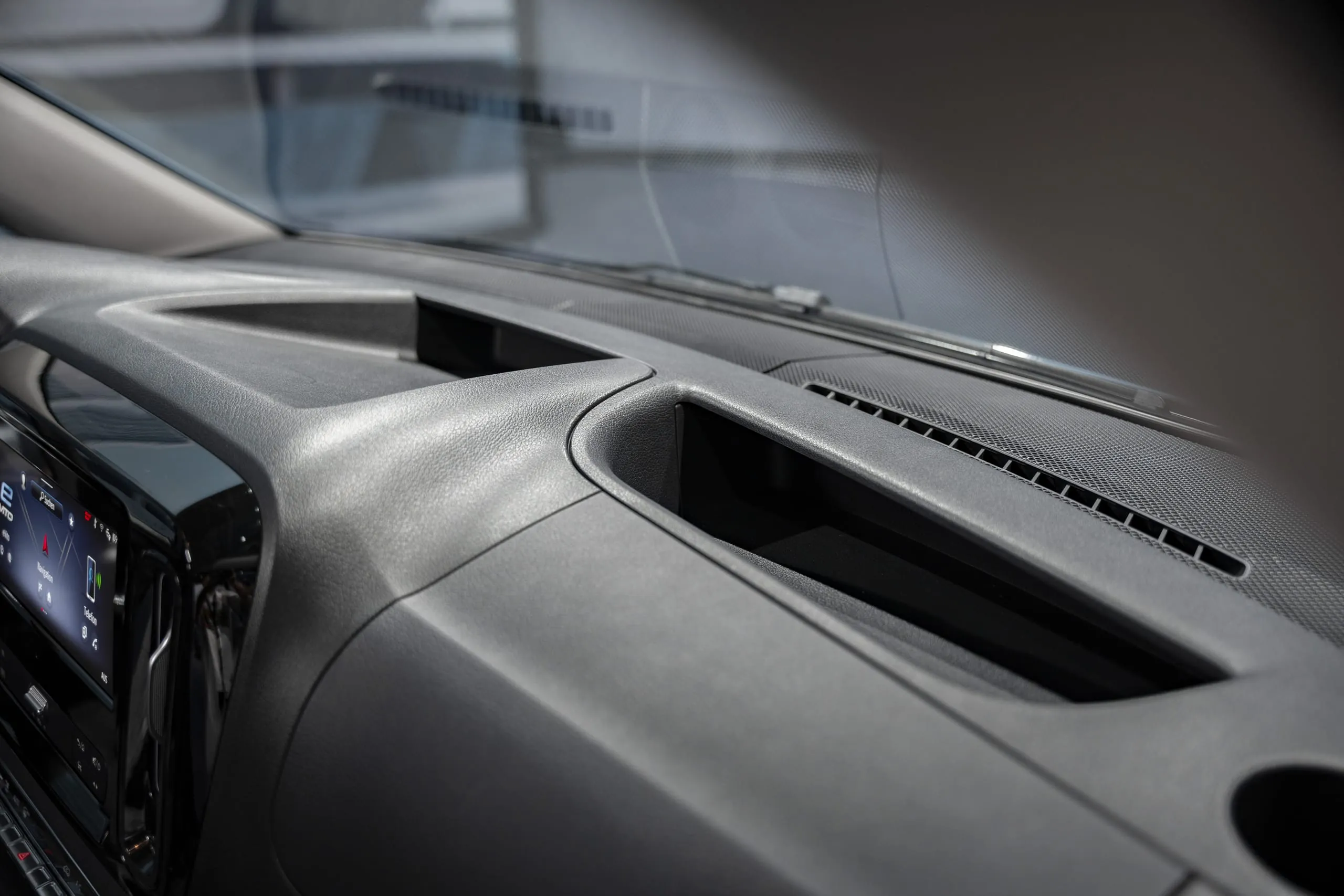 Mercedes-Benz Vito Ablagefächer Front