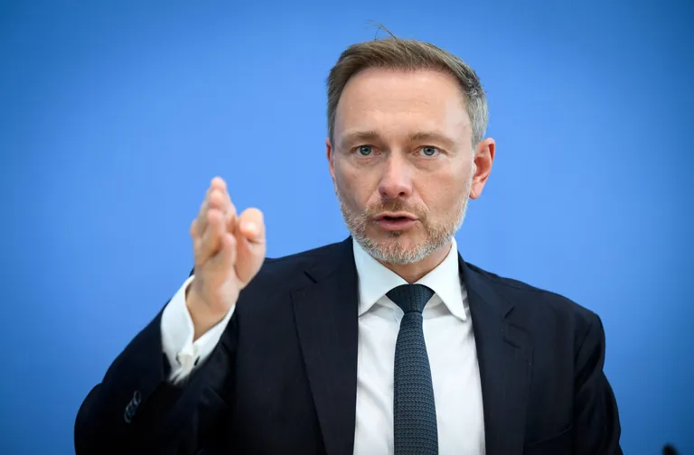 Finanzmister Lindner stellt Bundeshaushalt 2024 vor