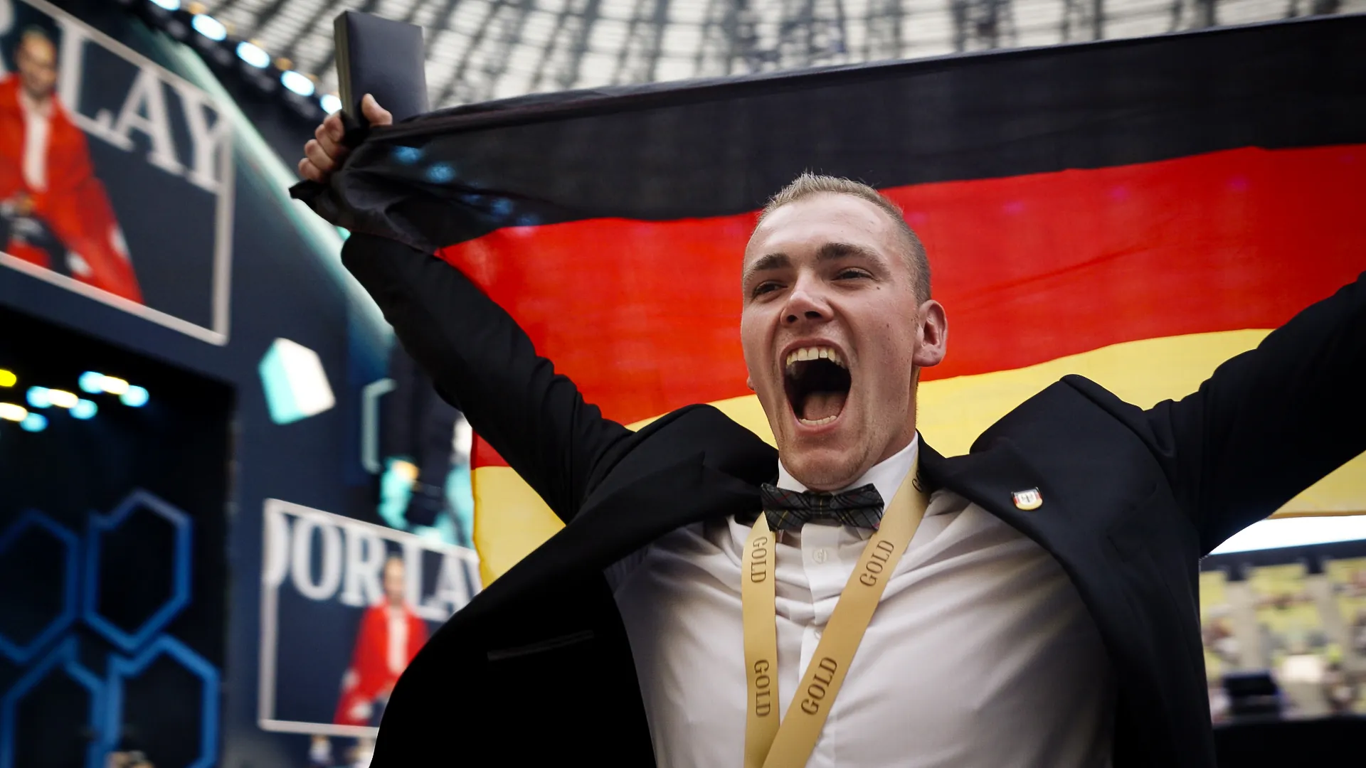 Zimmerer Jonas Lauhoff mit Goldmedaille