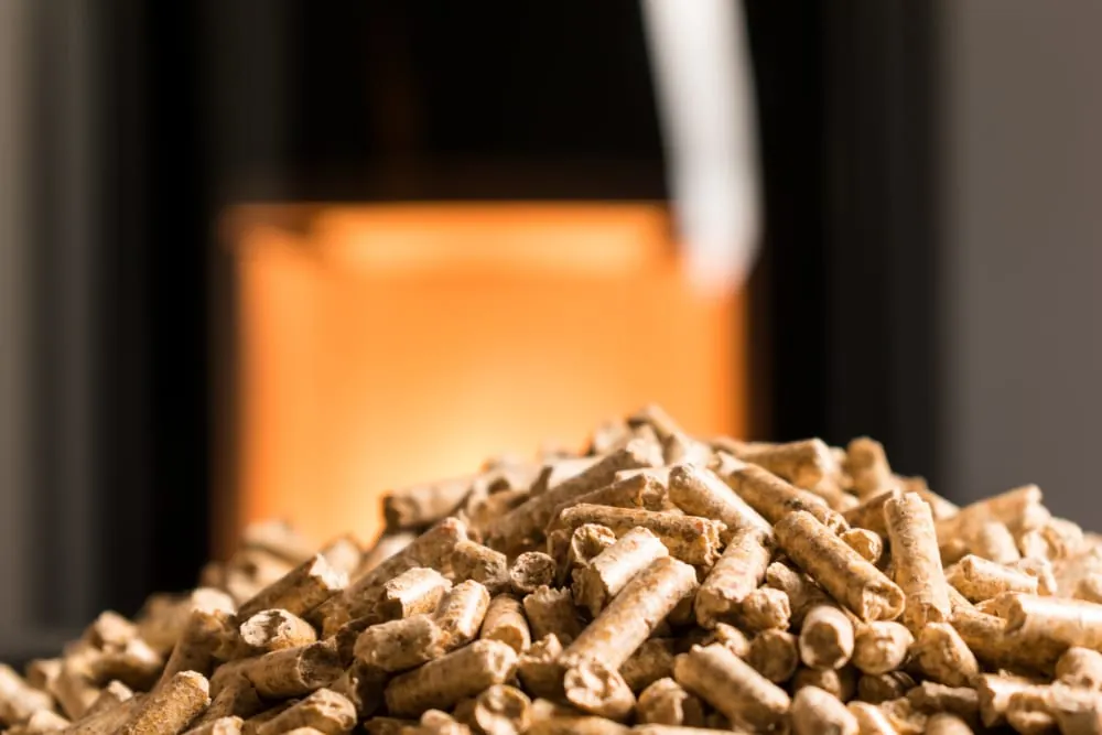 Heizen mit Holz: Das gilt für den Neubau und im Bestand