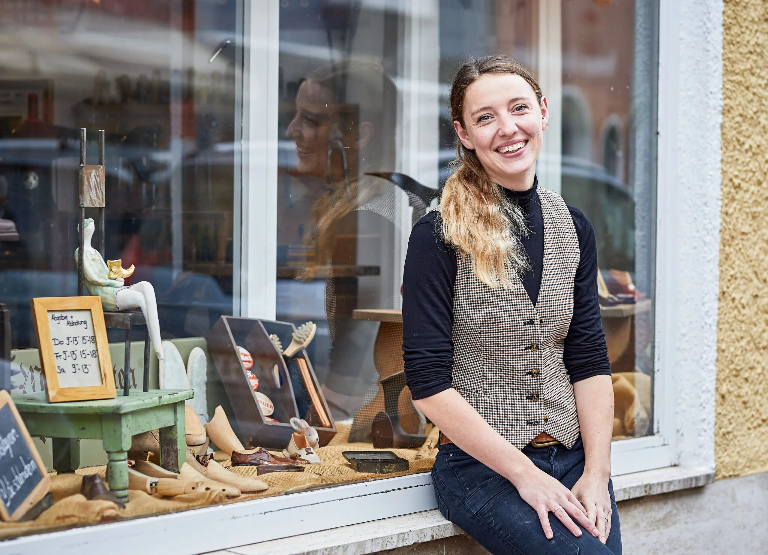 Schuhmacherin statt Journalistin: Glück im Handwerk gefunden