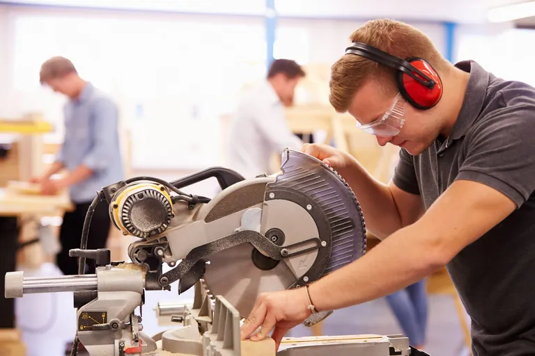 Azubis an der S&auml;ge