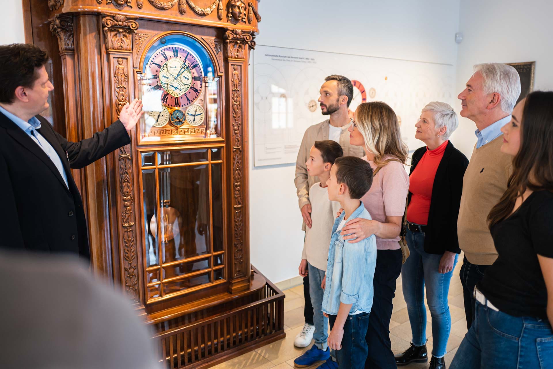 Astronomische Kunstuhr von Hermann Goertz