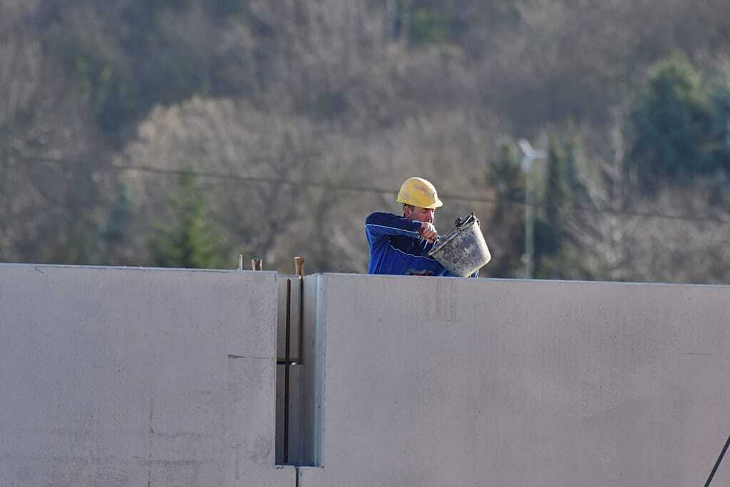 Tarifverhandlungen am Bau beendet: Das ist der Bautarif 2025 - dhz.net