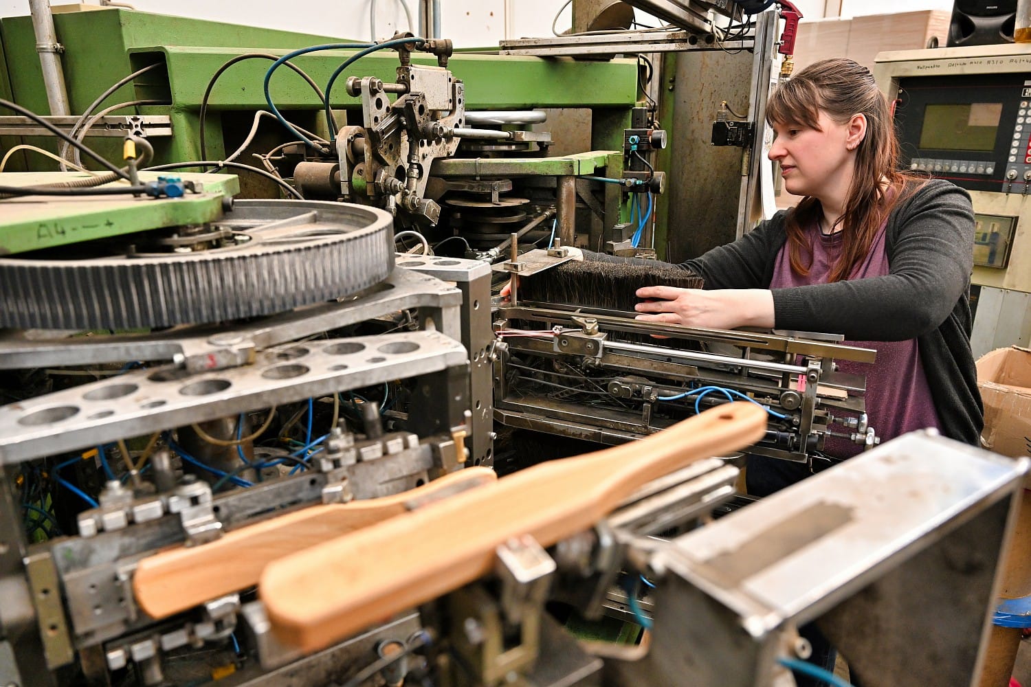 Stanzmaschine für Handfeger