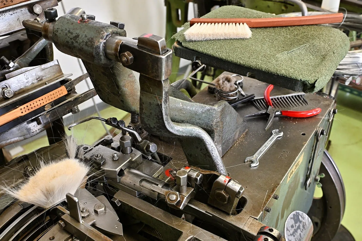 Maschine in der Paul Bauer Bürstenfabrikation