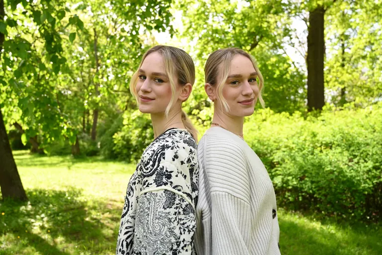 Laura (li.) und Jana Hofmann