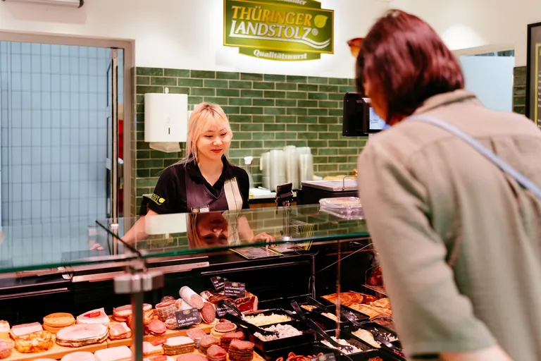 Thu Trang Nguyen, Auszubildende zur Fleischerei-Fachverkäuferin