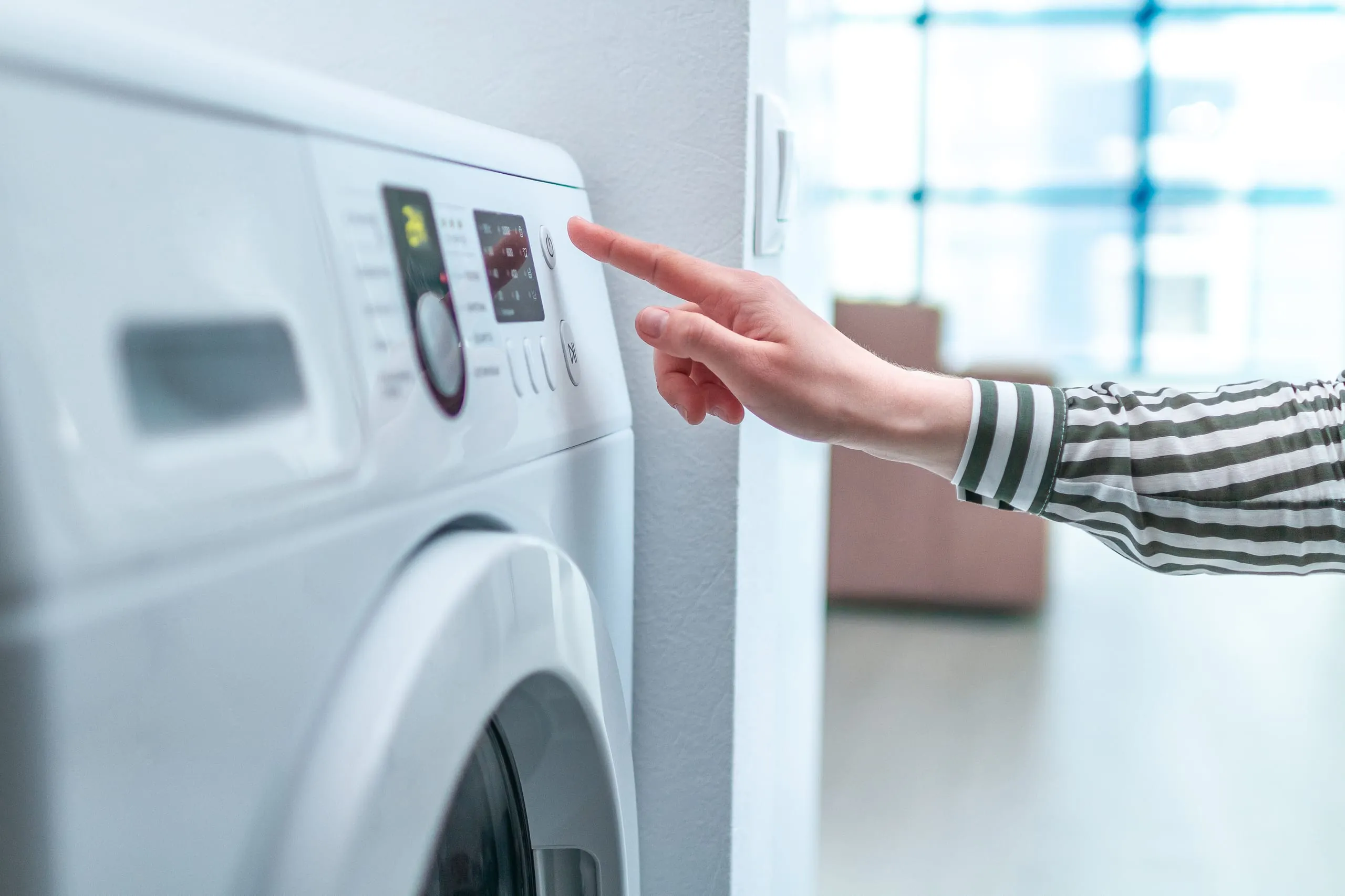Arbeitskleidung kaufen und reinigen: So sparen Sie Steuern