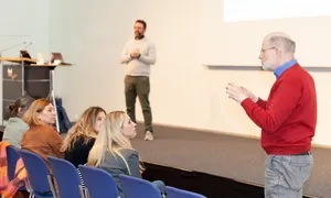 Wissenschaftsjournalist Harald Lesch bei der Fortbildungsveranstaltung