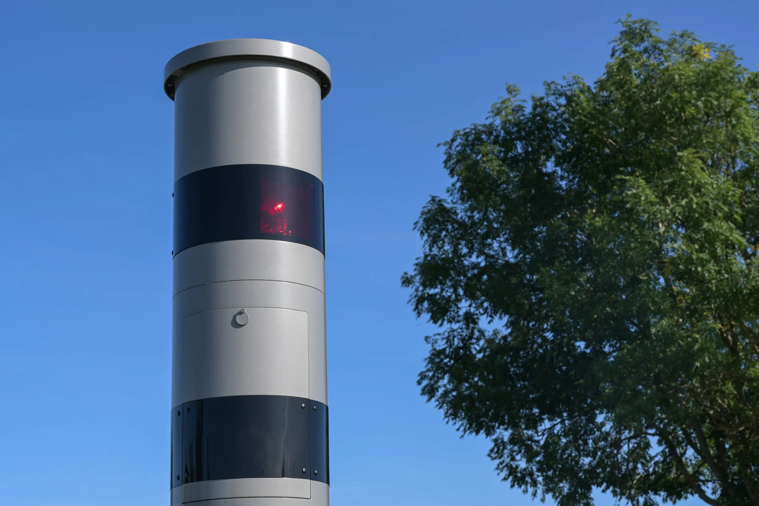 Fahrer nicht ermittelbar: Kein Bußgeld, aber Fahrtenbuch-Pflicht?