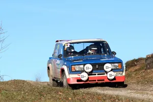 Michael Henkel in seinem Lada VFTS auf der Rennstrecke