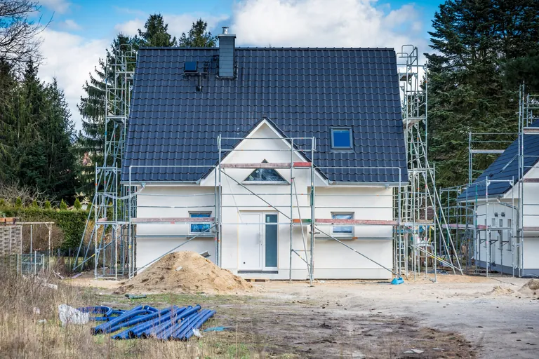 Eigenheim im Bau, verputzt.