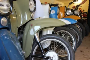 Mopeds in der Werkstatt