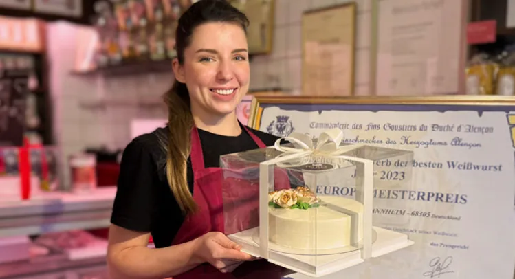 Als Kunde hat man die Wahl aus 19 verschiedenen Wurst- und Pasteten-Arten und fünf verschiedenen Brotsorten für die individuelle Torte zu wählen.