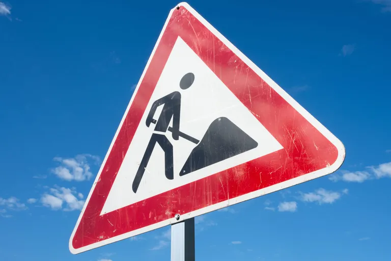 Warnschild Baustelle.