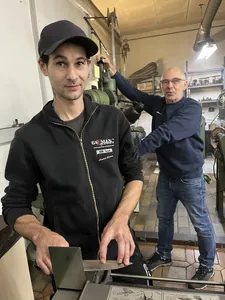 Philipp Bauer (vorne) und Betriebsgr&uuml;nder Reimund Geiger