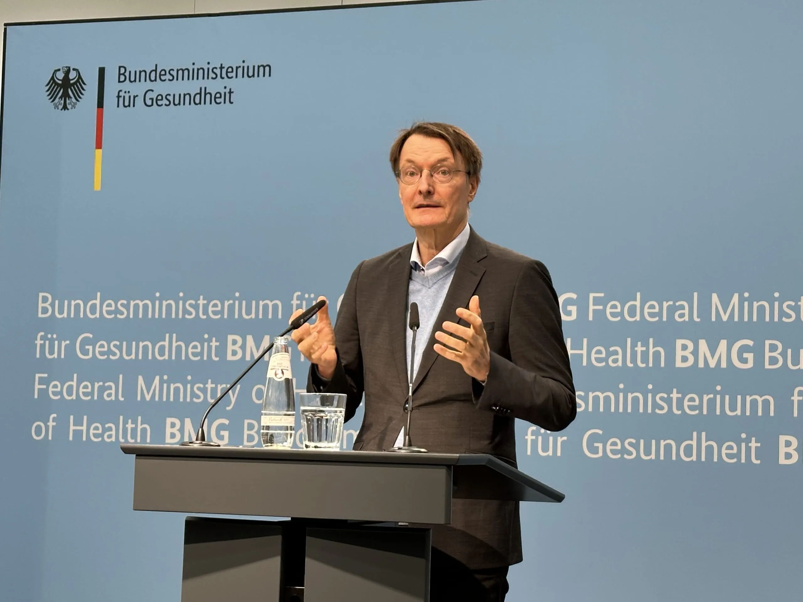Teure Pflege: Beitragssatz steigt um 0,2 Prozentpunkte