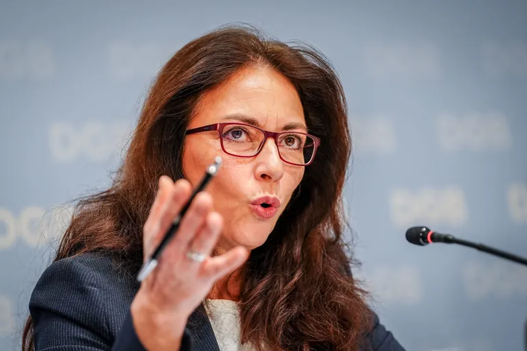 DGB-Chefin Yasmin Fahimi mahnt 2025 mehr Investitionen und soziale Sicherheit an.