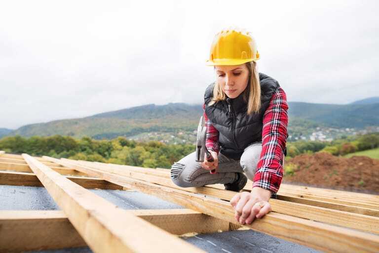 390 junge Frauen haben sich in diesem Jahr f&uuml;r das Dachdeckerhandwerk entschieden &ndash; 40 mehr als im vergangenen Jahr.