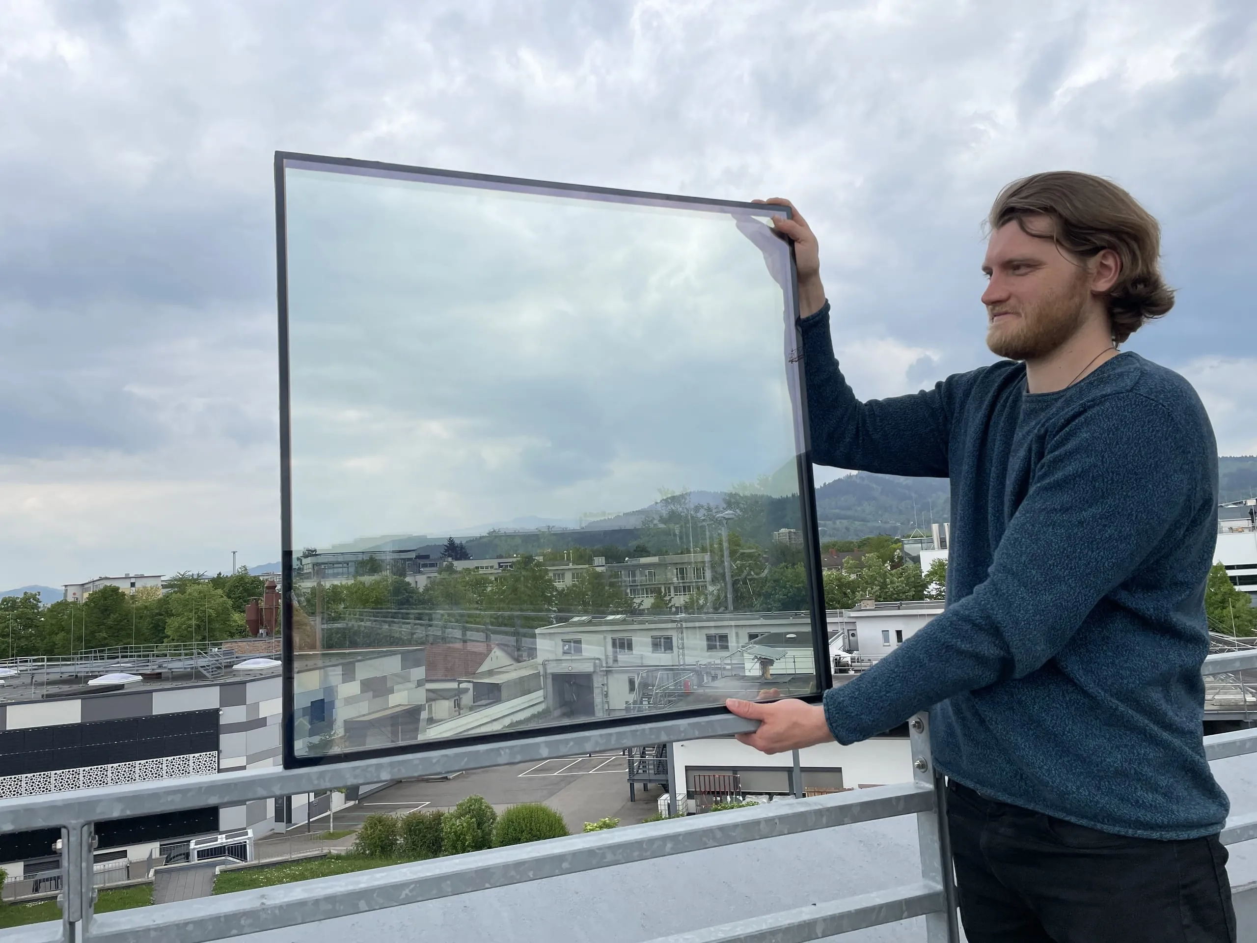 Funktransparentes Isolierglas: Kleines Raster mit großer Wirkung