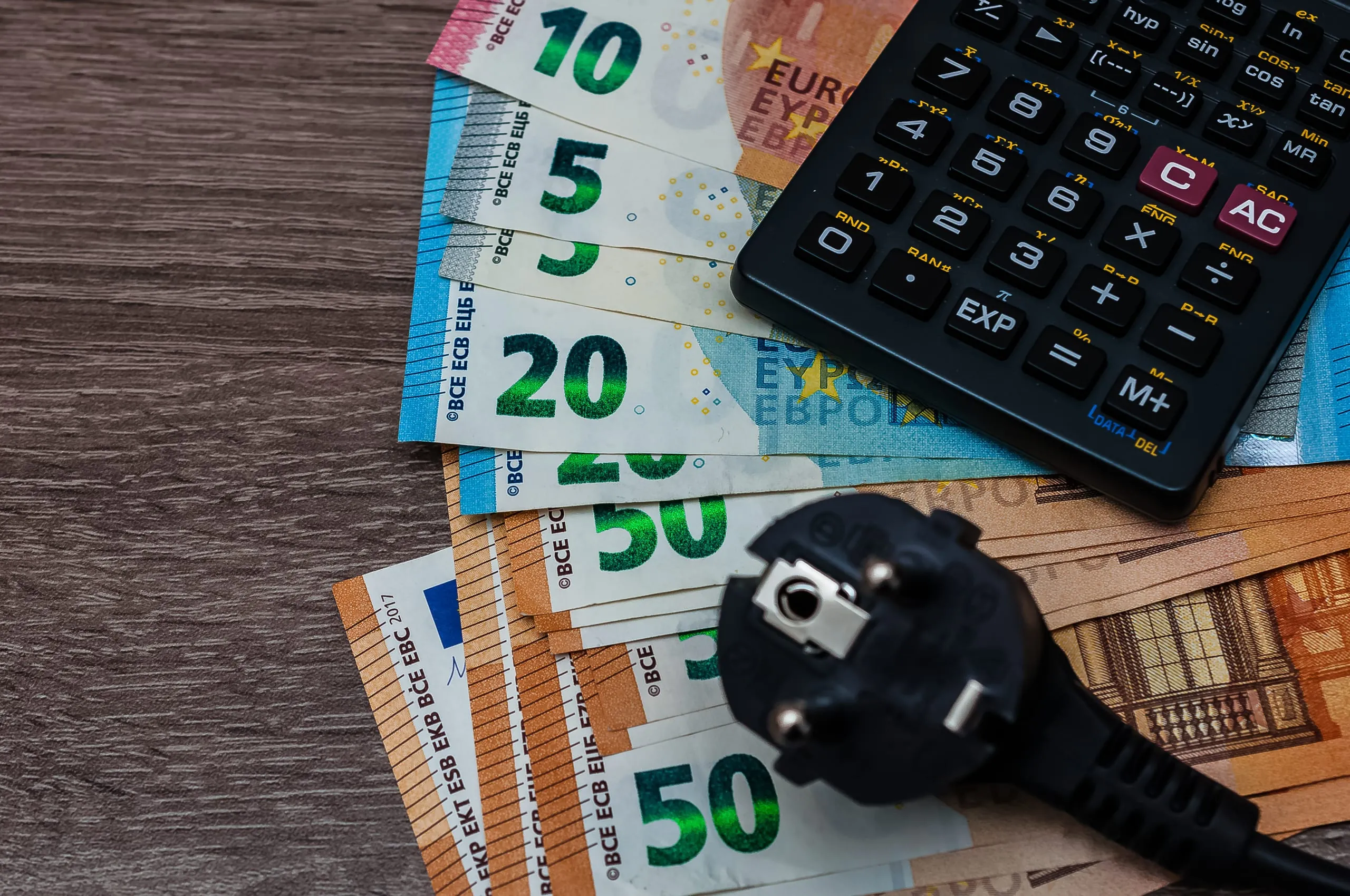 Strompreis: Wohlstand und sozialer Friede gefährdet