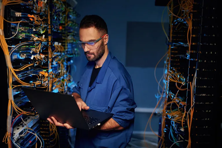 Das Informationstechniker-Handwerk verzeichnete 2024 einen Umsatzanstieg von 5,7 Prozent und bleibt somit eine Ausnahme in der Branche.