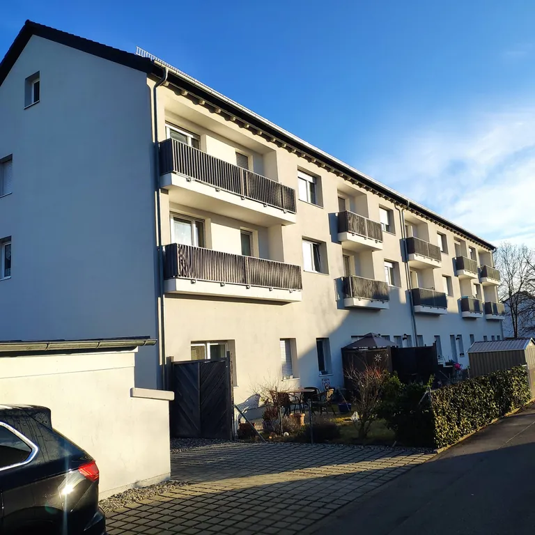 Ein Geb&auml;udeblock mit 15 Wohnungen in Kaufering, die Geb&auml;udereinigermeister Markus Wasserle f&uuml;r seine Mitarbeiter gekauft hat.