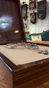 Das Collier "Universo"