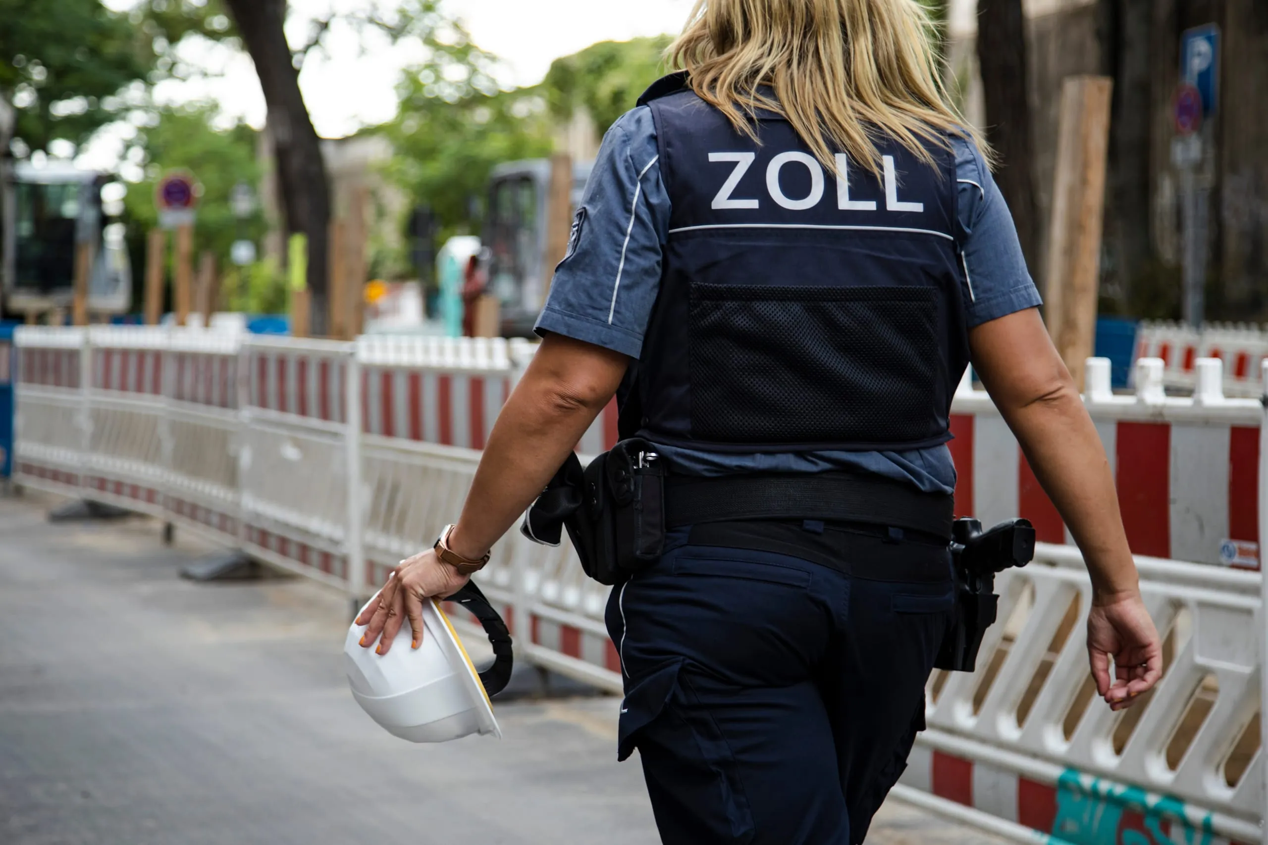 Landesweite Razzia bei Baufirmen: 400 Zollfahnder im Einsatz
