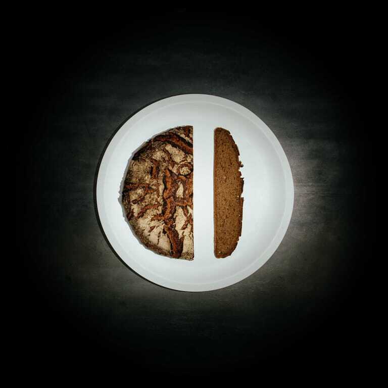 Es ist angerichtet: Das Brot namens Heinz: Sauerteig, Roggen, Wasser, Weizen , Salz, Gewürze