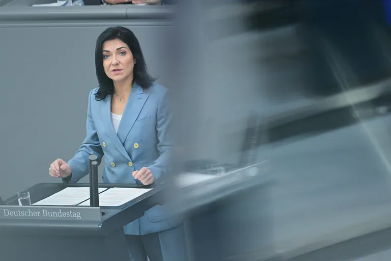 Katherina Reiche (CDU), Bundesministerin f&uuml;r Wirtschaft und Energie, spricht w&auml;hrend der 5. Sitzung des Deutschen Bundestags.